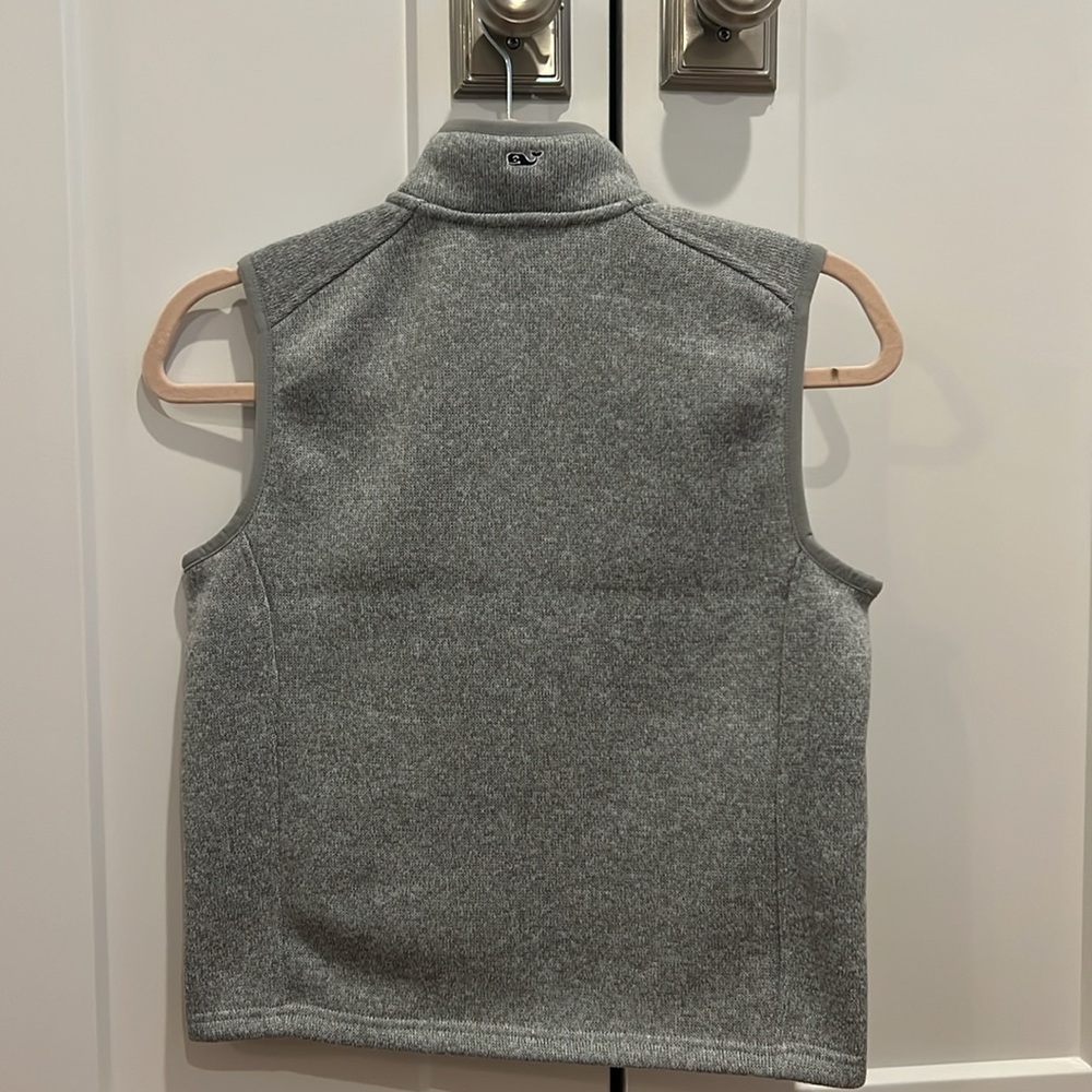 Vineyard Vines NWOT boys gray knit/fleece vest size Small, Perfect condition. - Picture 7 of 8
